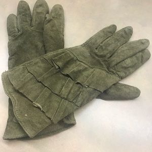 leather ruffle gloves